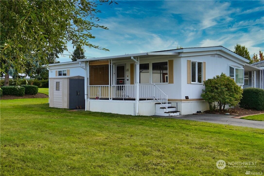 Property Photo: 2725 E Fir Street 4 WA 98273