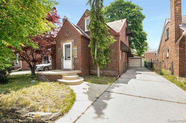 Property Photo:  22421 Heinze Street  MI 48128 