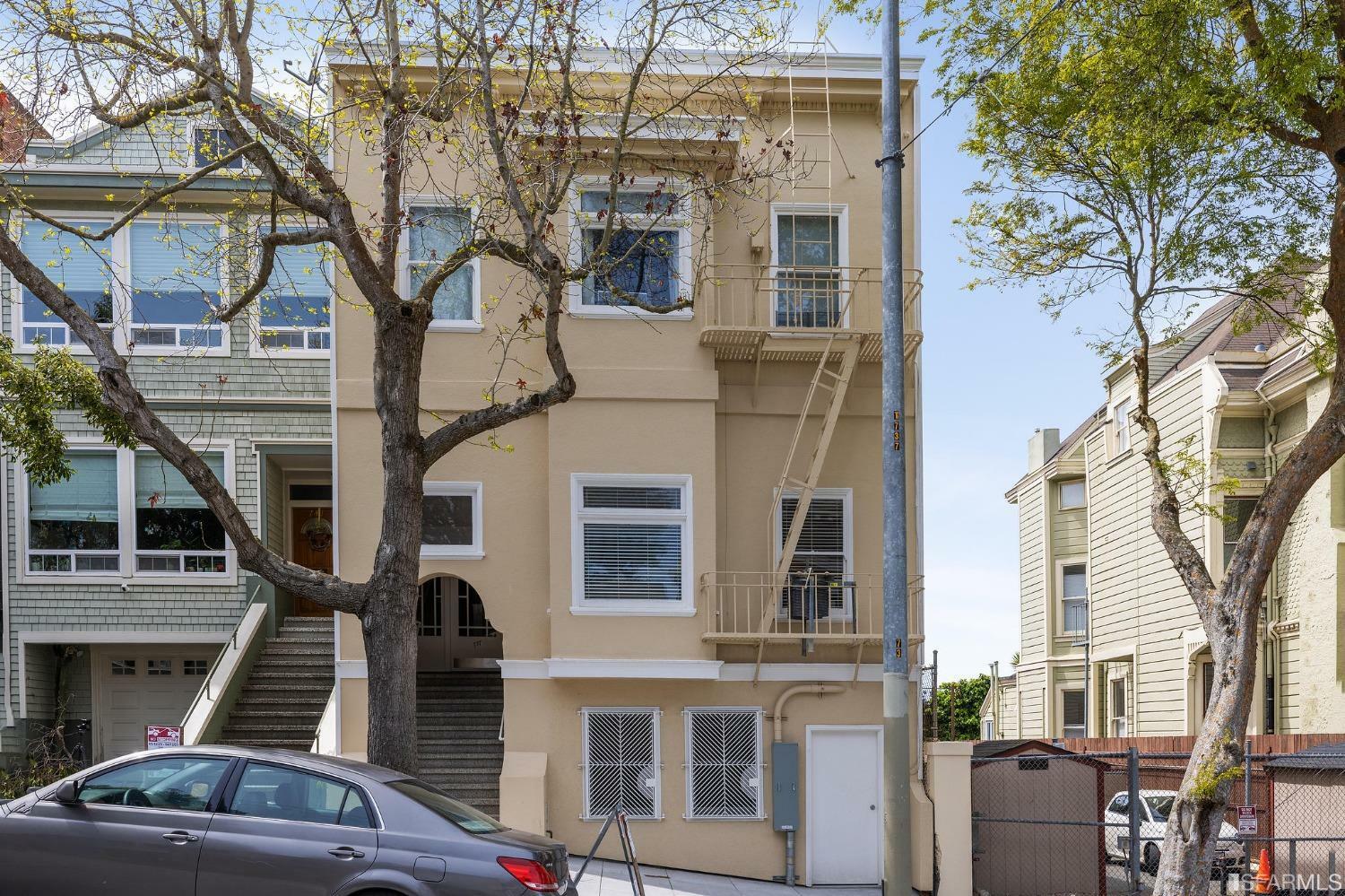 Property Photo:  737 Ashbury Street  CA 94117 