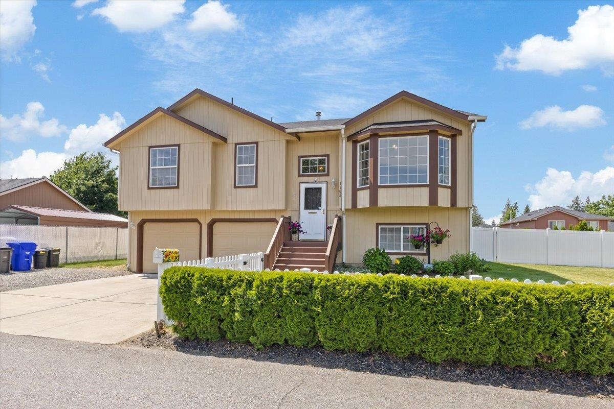Property Photo: 1102 S Glenn Rd WA 99206
