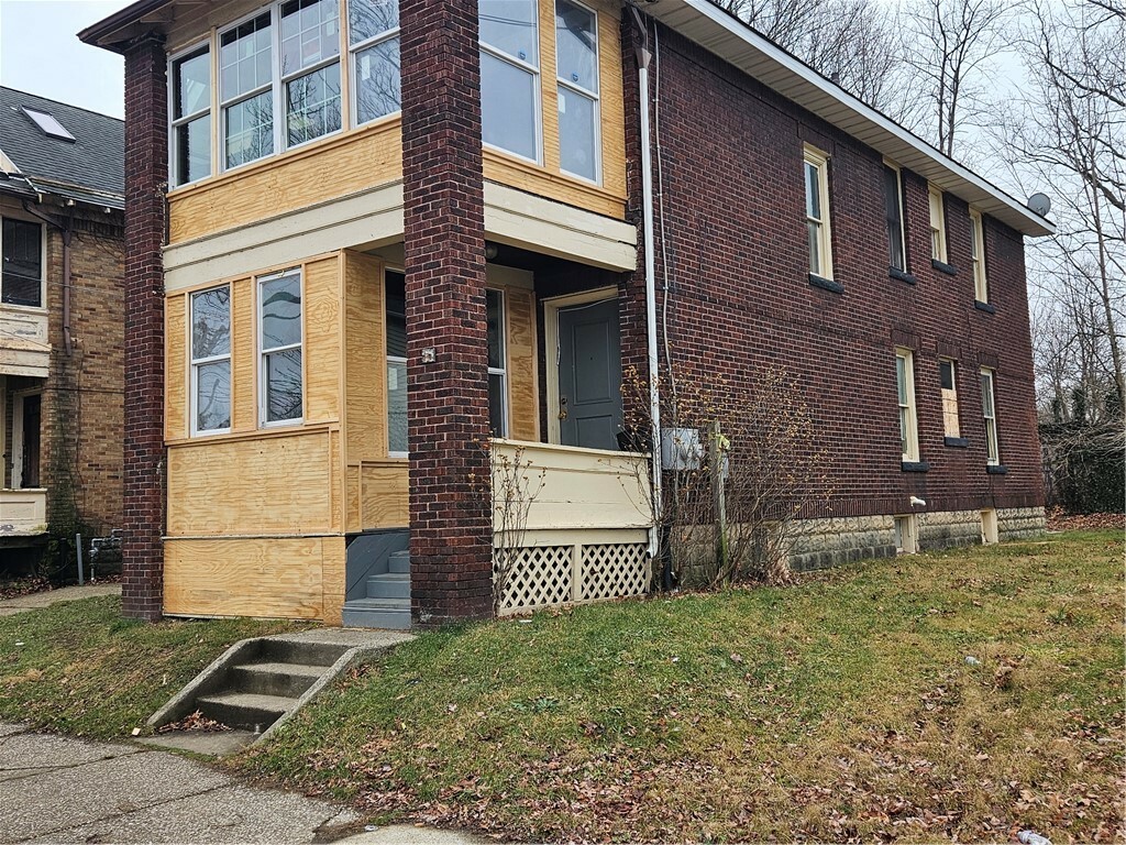 Property Photo:  618 Reed Street  PA 16503 