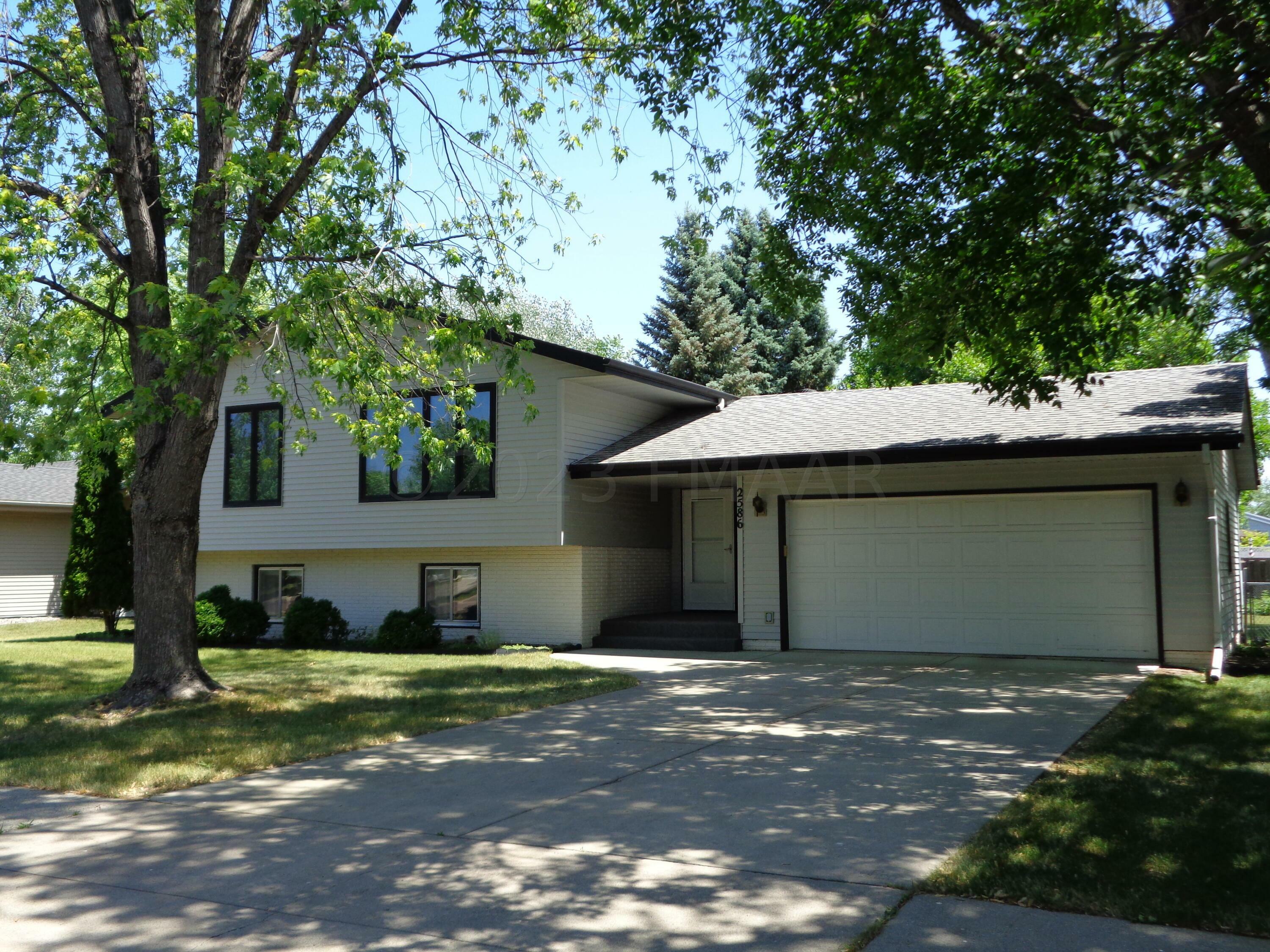 Property Photo:  2586 Atlantic Drive S  ND 58103 