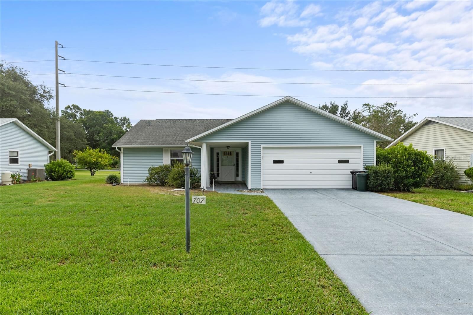 Property Photo:  707 Brigadoon Circle  FL 34788 