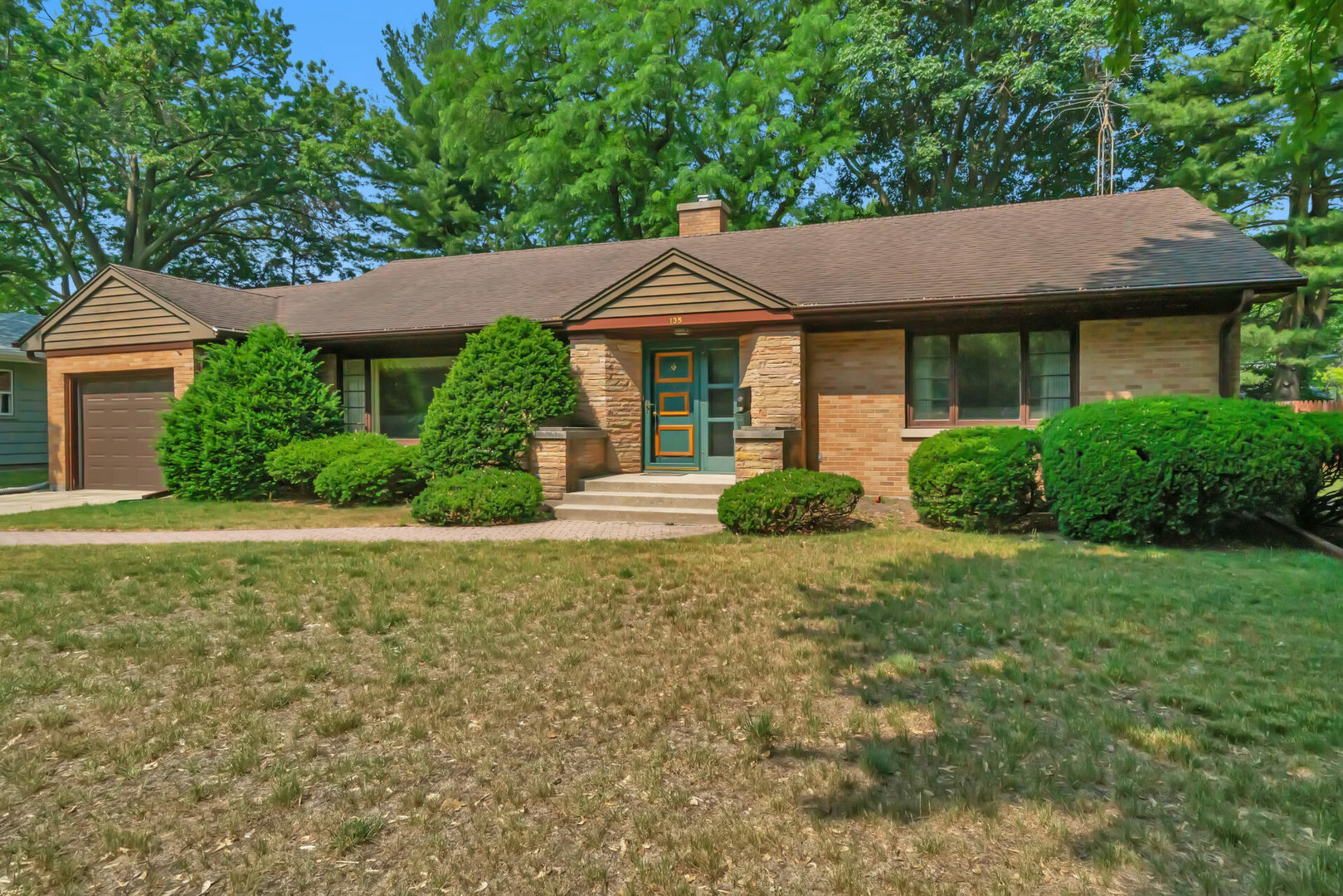 Property Photo:  135 S Buell Avenue  IL 60506 