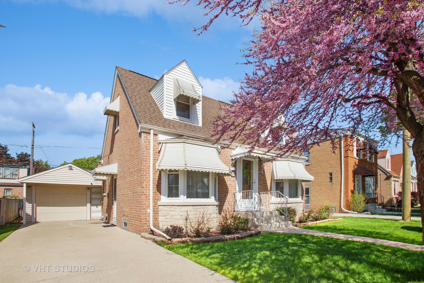 Property Photo:  5738 N Oleander Avenue  IL 60631 