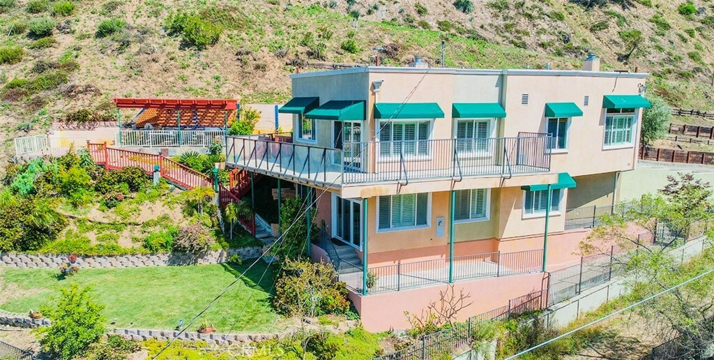 Property Photo: 591 Devonwood Road CA 91001