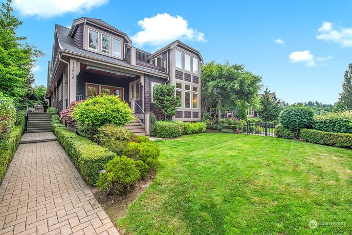 Property Photo:  11026 101st Place NE  WA 98033 