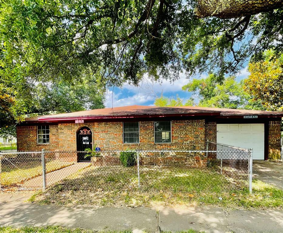 Property Photo:  1548 Booker T Washington Avenue  TX 77640 