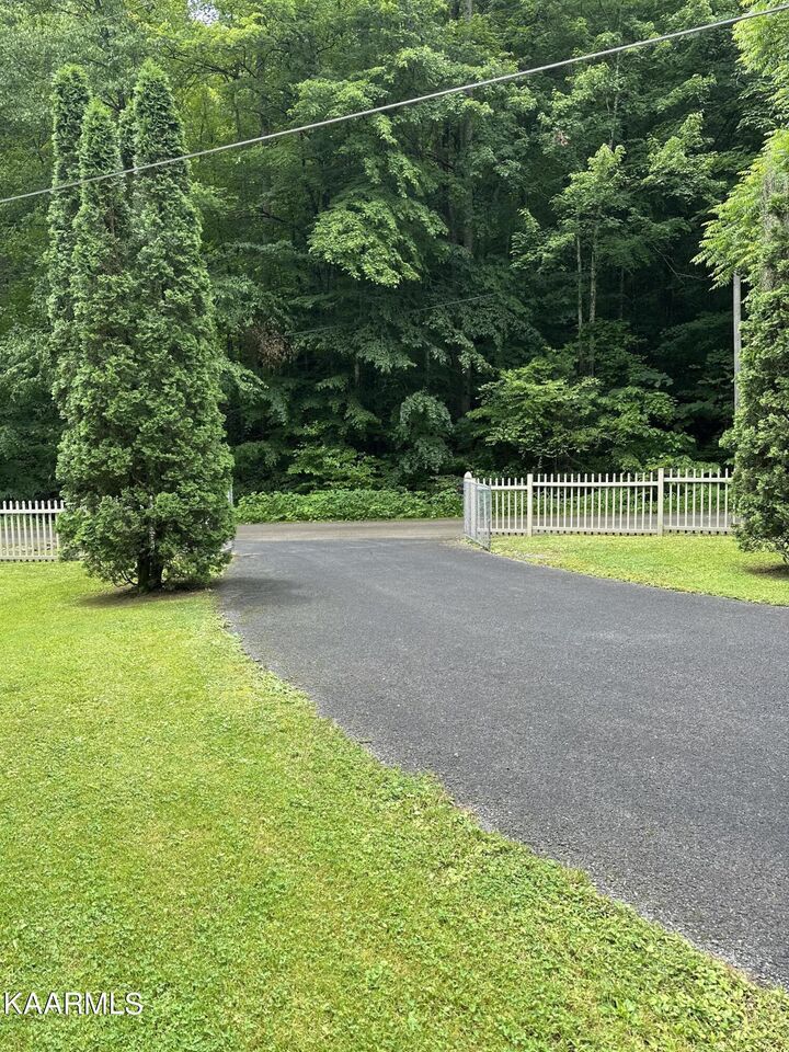 Property Photo: 239 Sulphur Springs Rd KY 40840