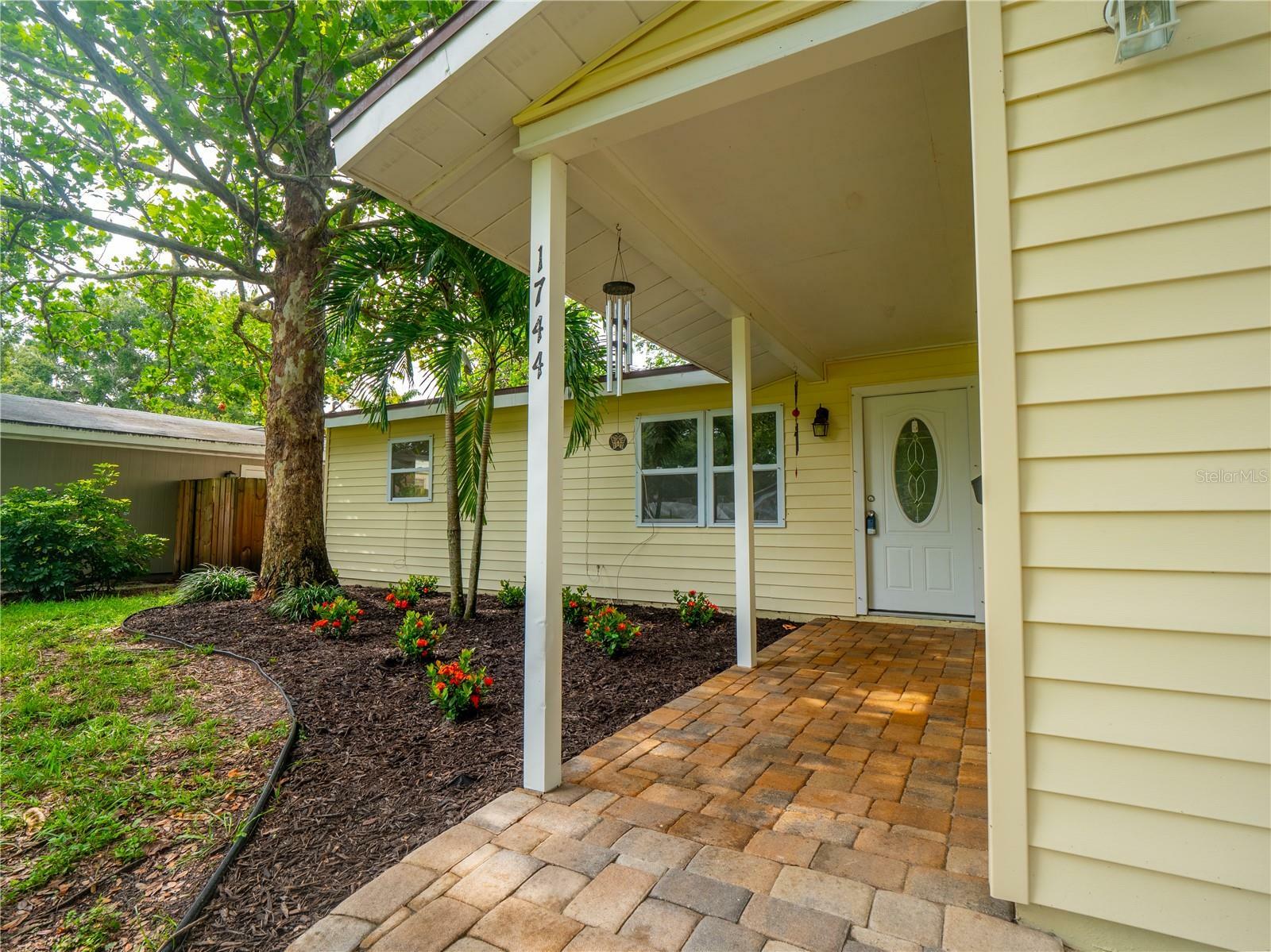 Property Photo: 1744 26th Avenue N FL 33713