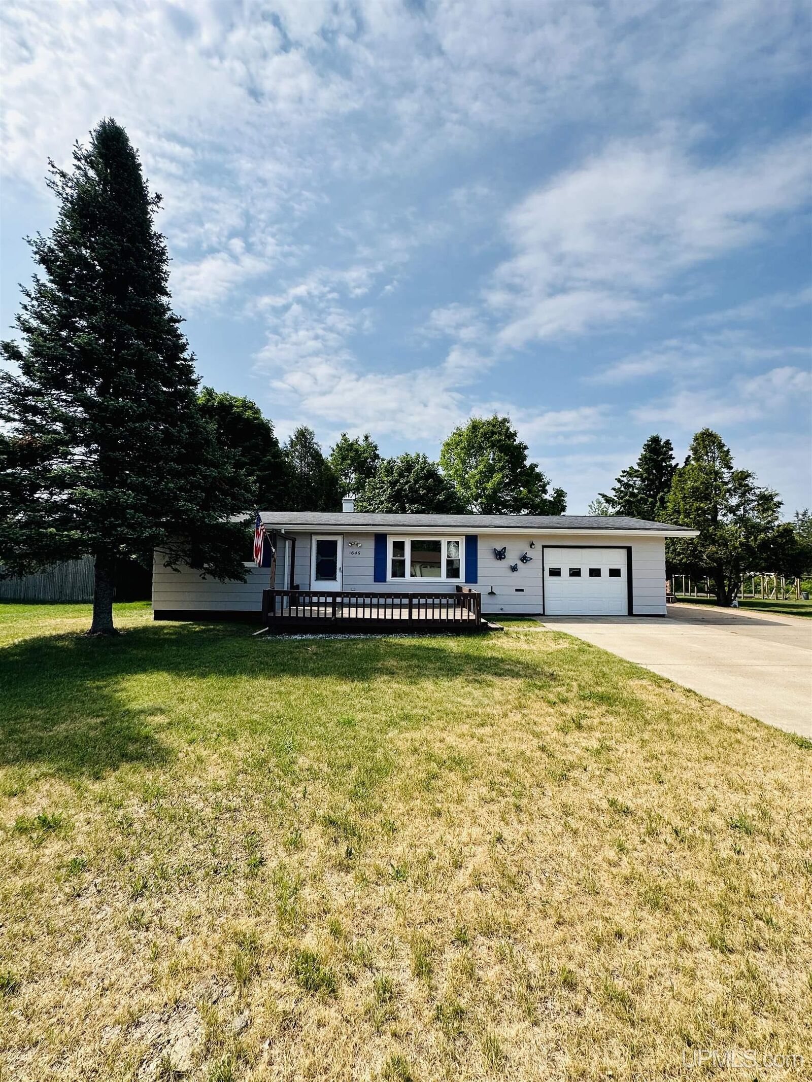 Property Photo:  1645 Glenwood  MI 49849 