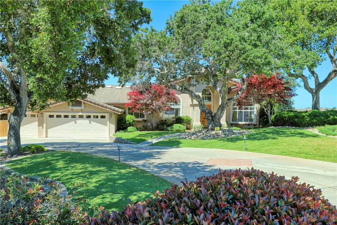 Property Photo:  155 Vista Circle  CA 93420 