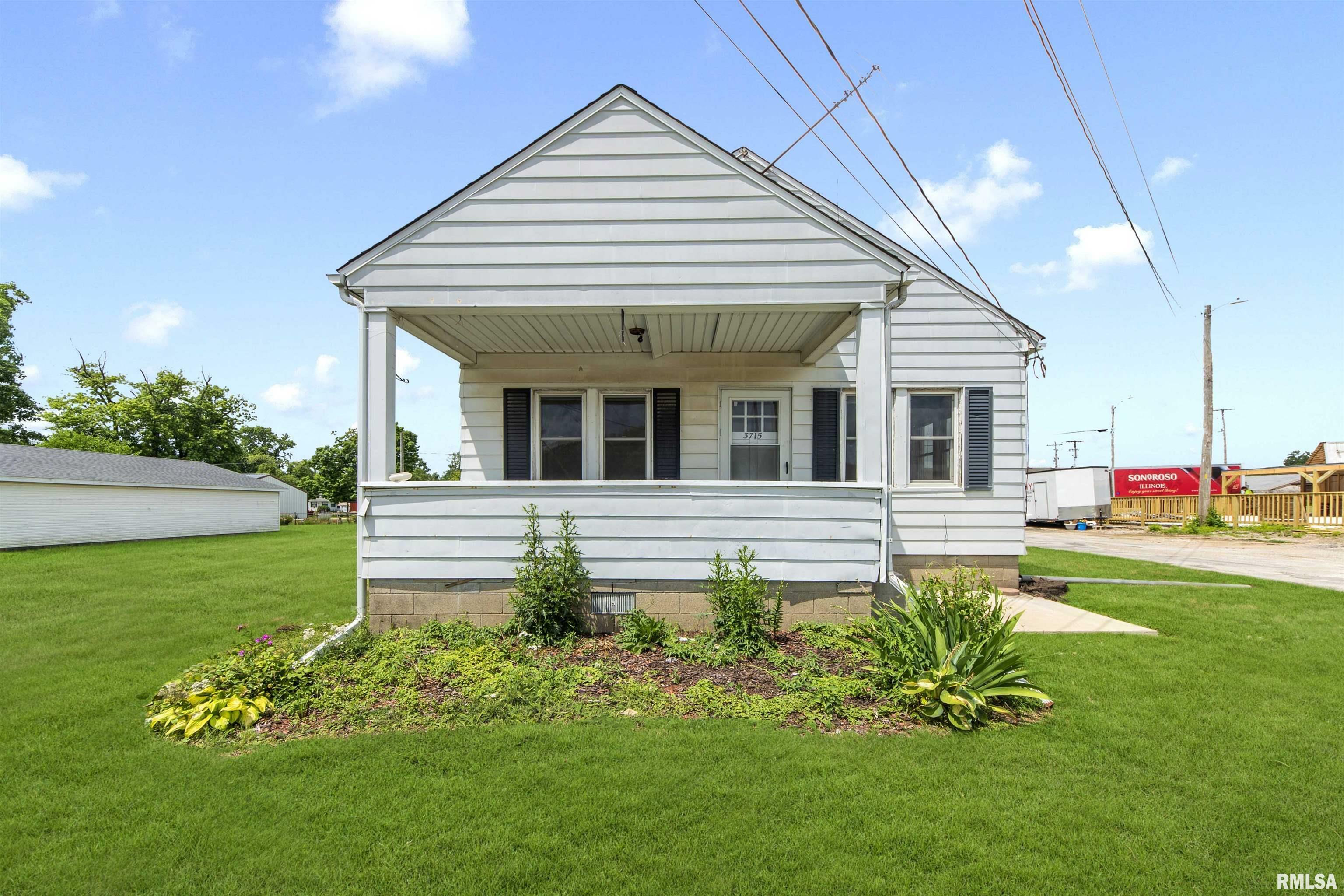 Property Photo: 3715 S Lafayette Avenue IL 61607