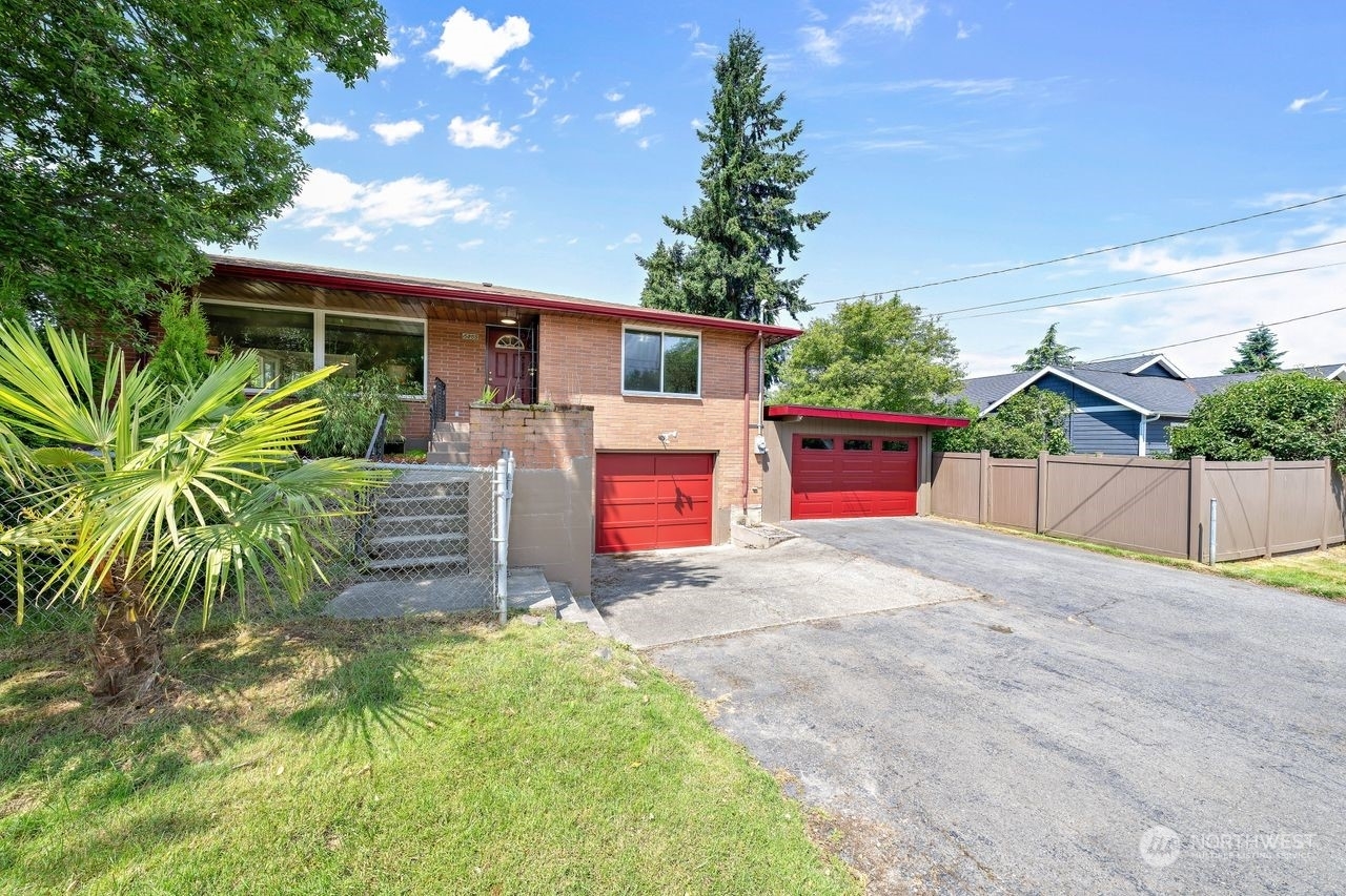 Property Photo: 15855 11th Avenue SW WA 98166