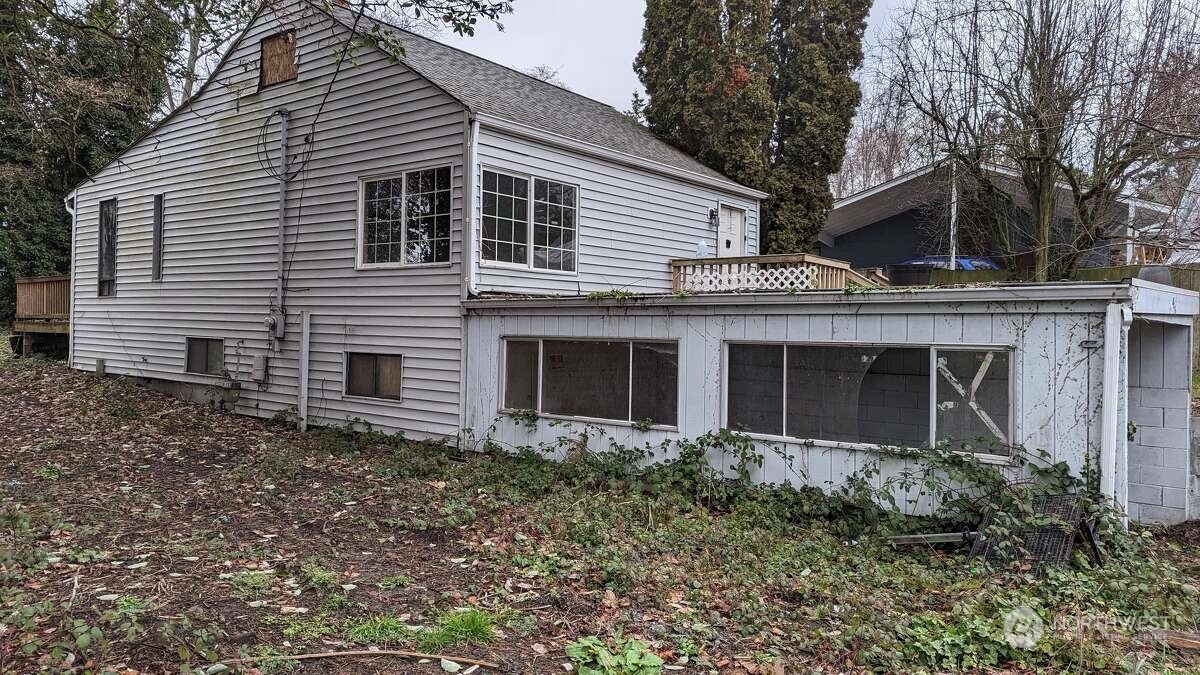 Property Photo: 2644 SW 112th Street WA 98146