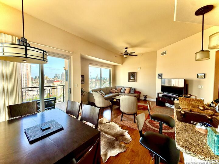 Property Photo:  215 N Center 1907  TX 78202 