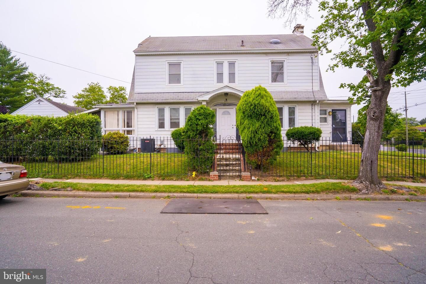 Property Photo:  661 Parkway Avenue  NJ 08618 