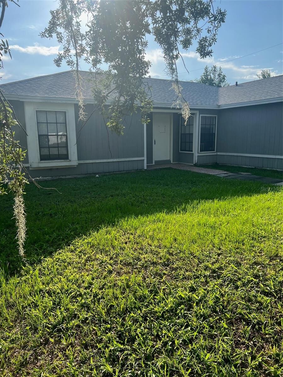 Property Photo:  1218 Fort Smith Boulevard  FL 32725 