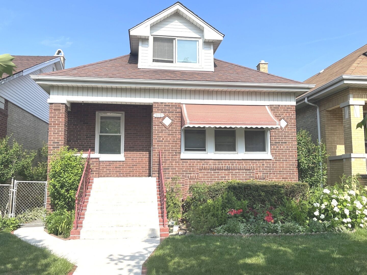 Property Photo: 3651 N Luna Avenue IL 60641