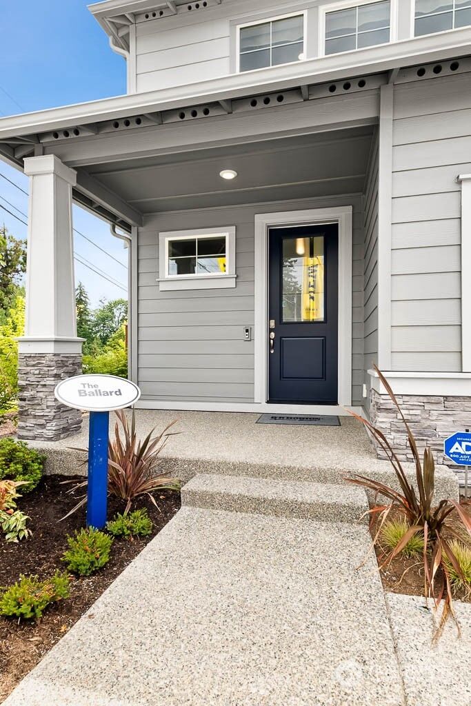 Property Photo: 4406 228th Place SE Mc7 WA 98021