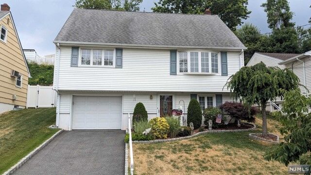 22 Veterans Court  Wallington NJ 07057 photo