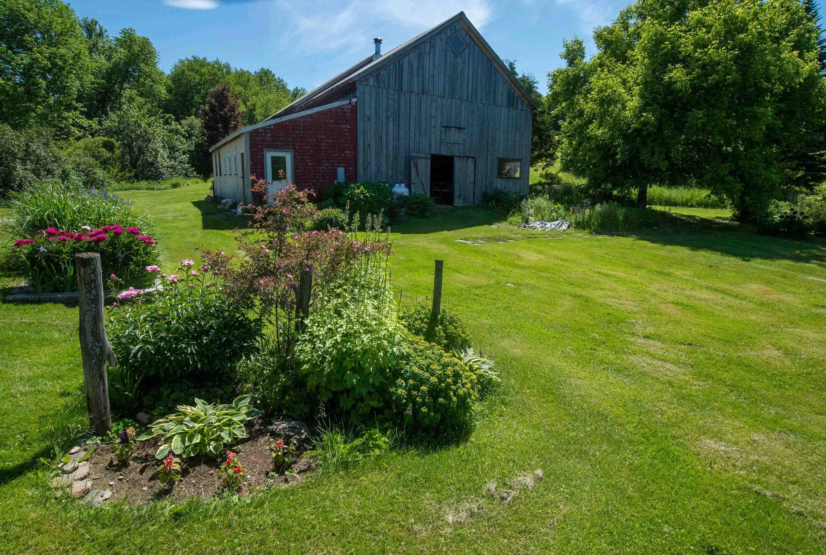 Property Photo: 1777 West County Road VT 05648