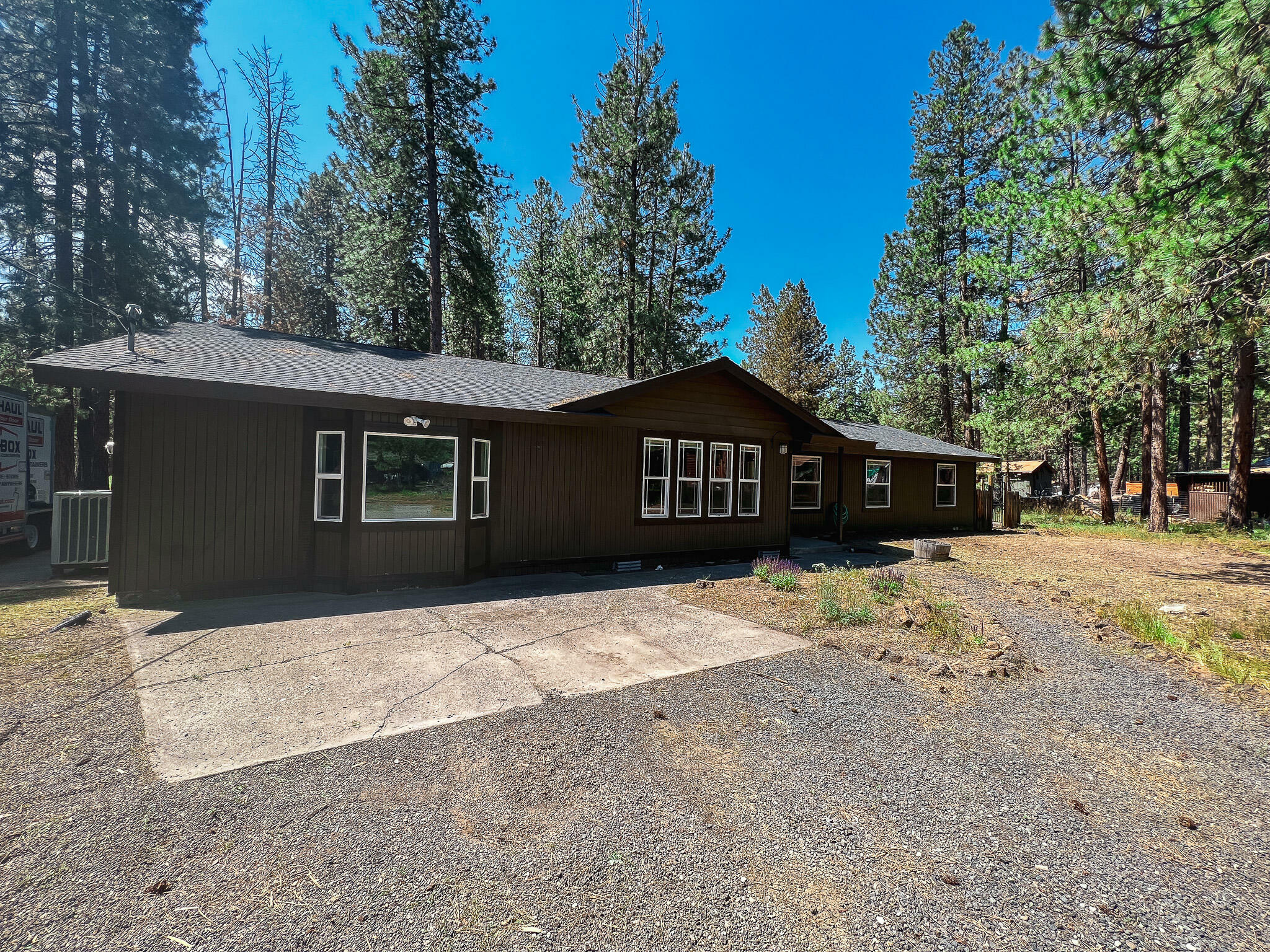 Property Photo: 18893 Tuscarora Lane OR 97702