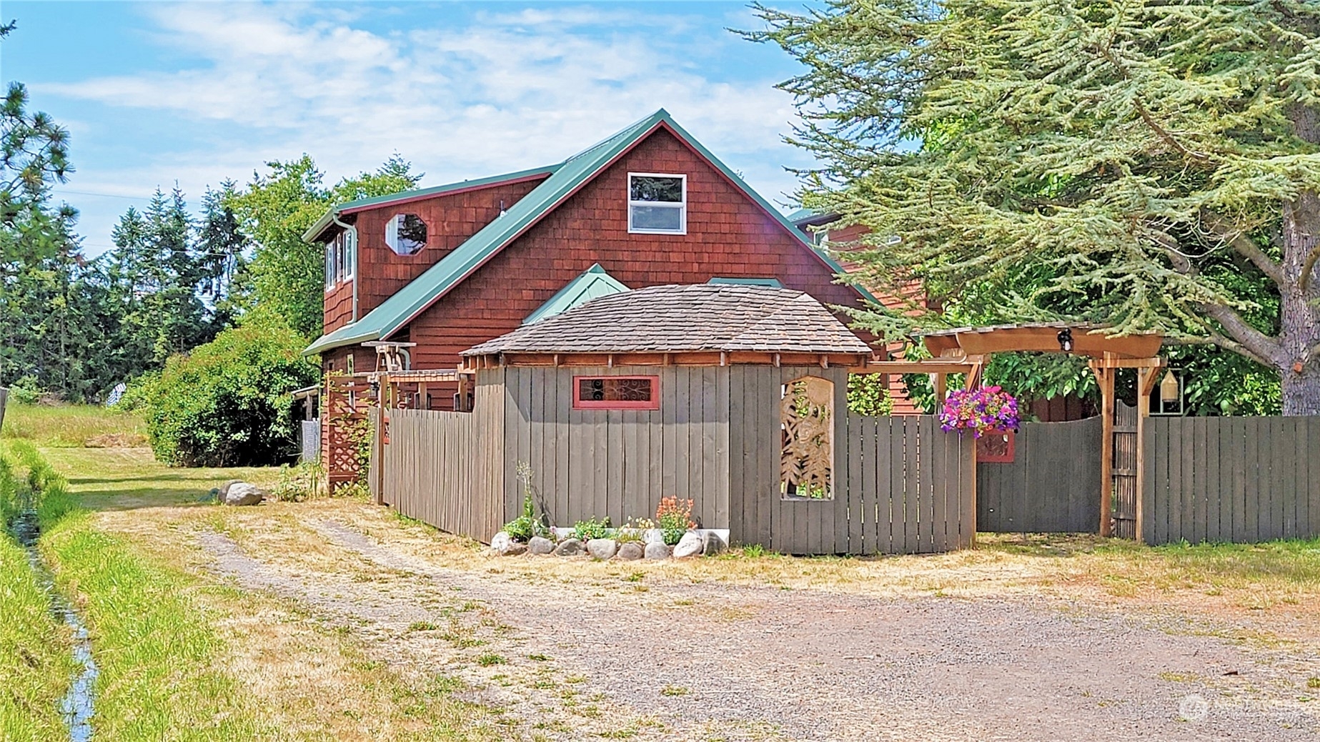 Property Photo: 672 River Road WA 98382