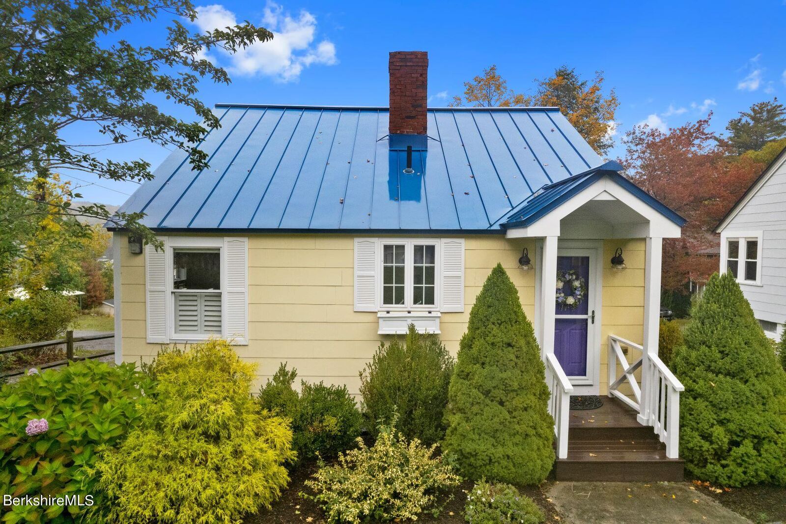 Property Photo:  8 Crawford Way  MA 01253