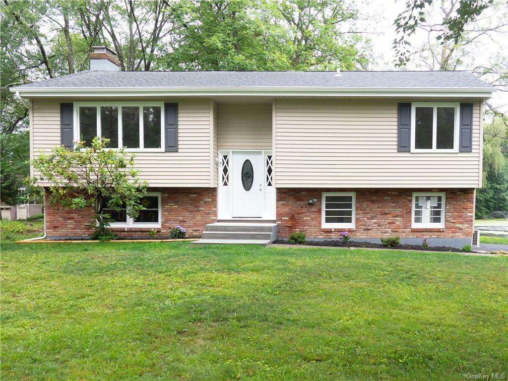 Property Photo:  142 Rosewood Drive  NY 12590 