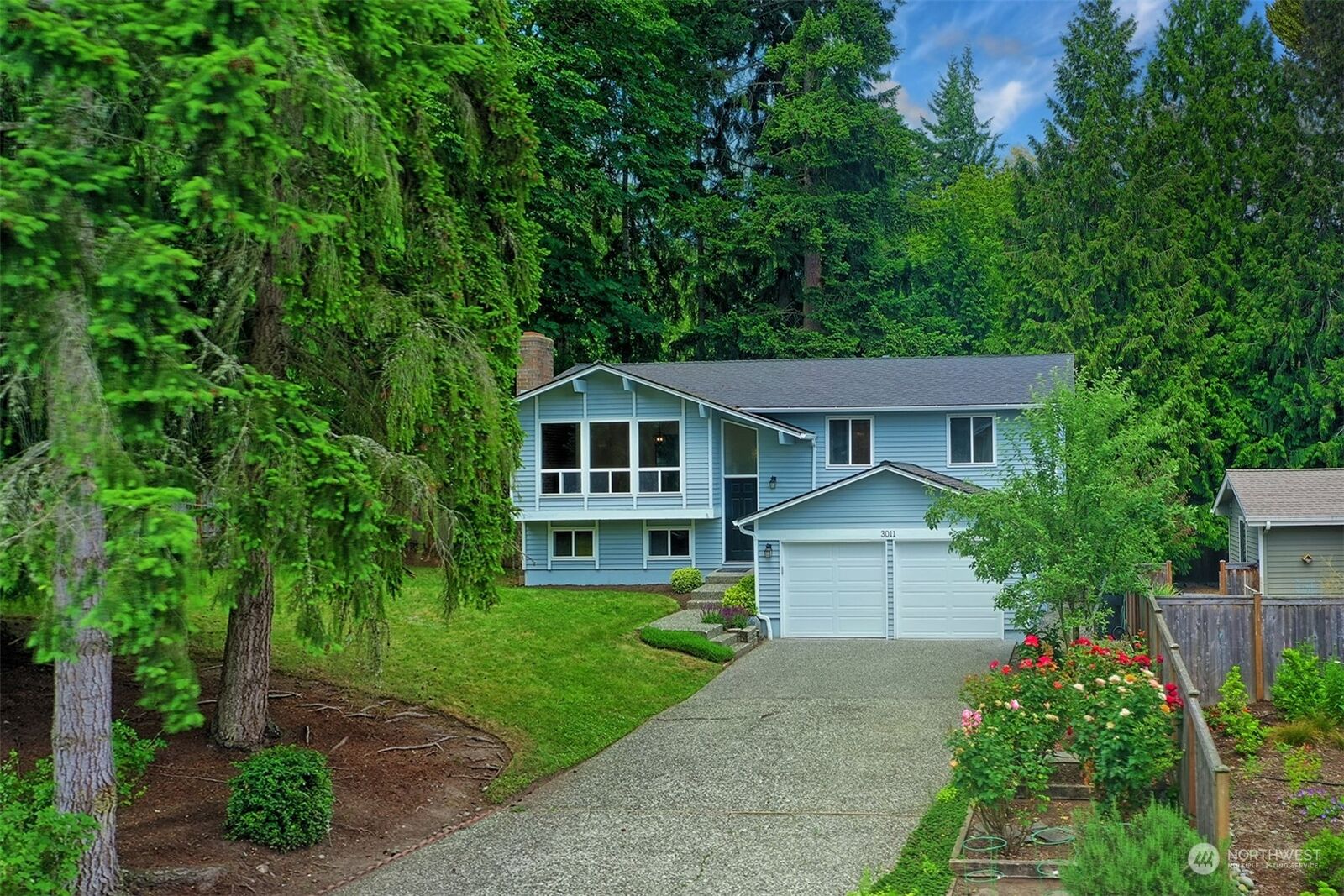 Property Photo:  3011 181st Avenue NE  WA 98052 