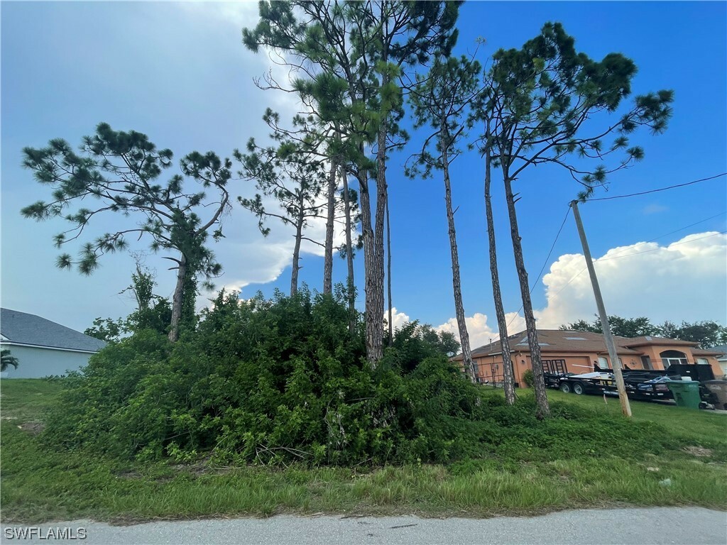 Property Photo:  1701 NE 44th Terrace  FL 33909 