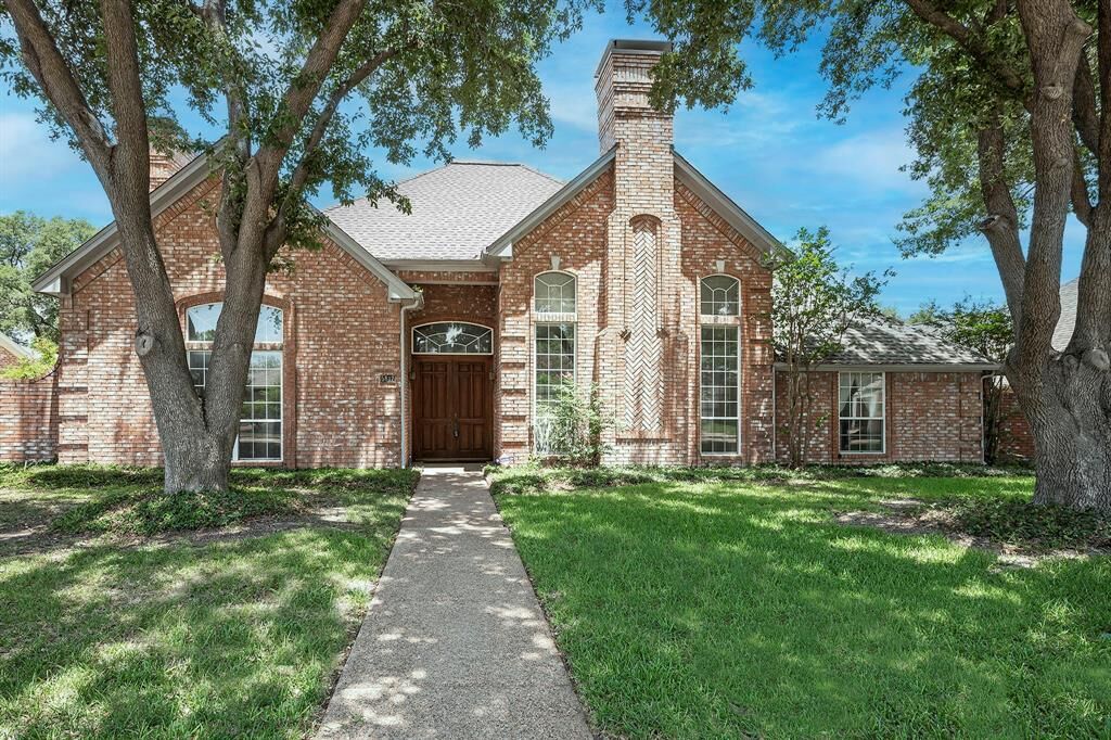 Property Photo:  5817 Steeplechase Drive  TX 75093 
