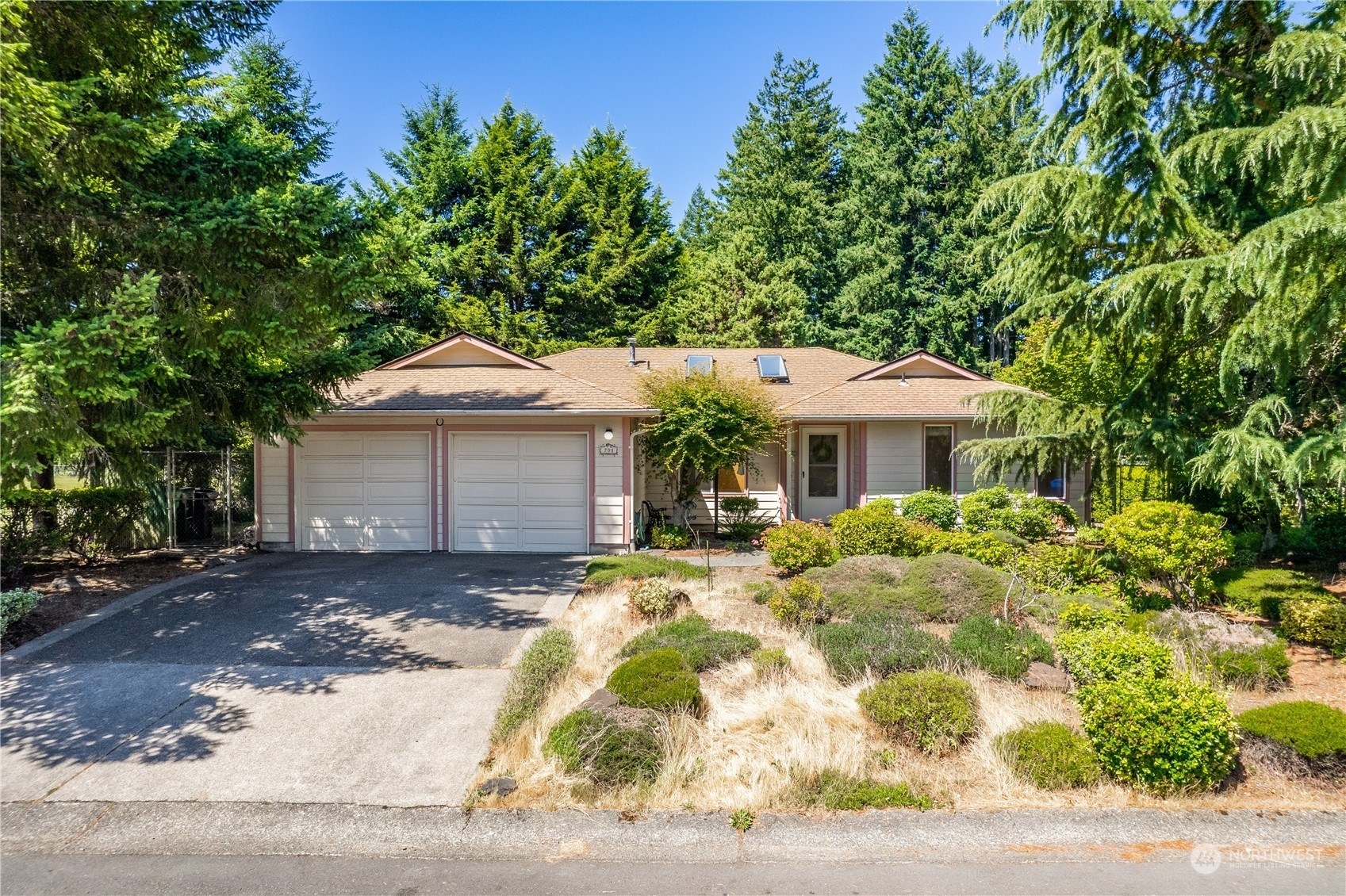 Property Photo:  701 Fox Run Drive NW  WA 98502 