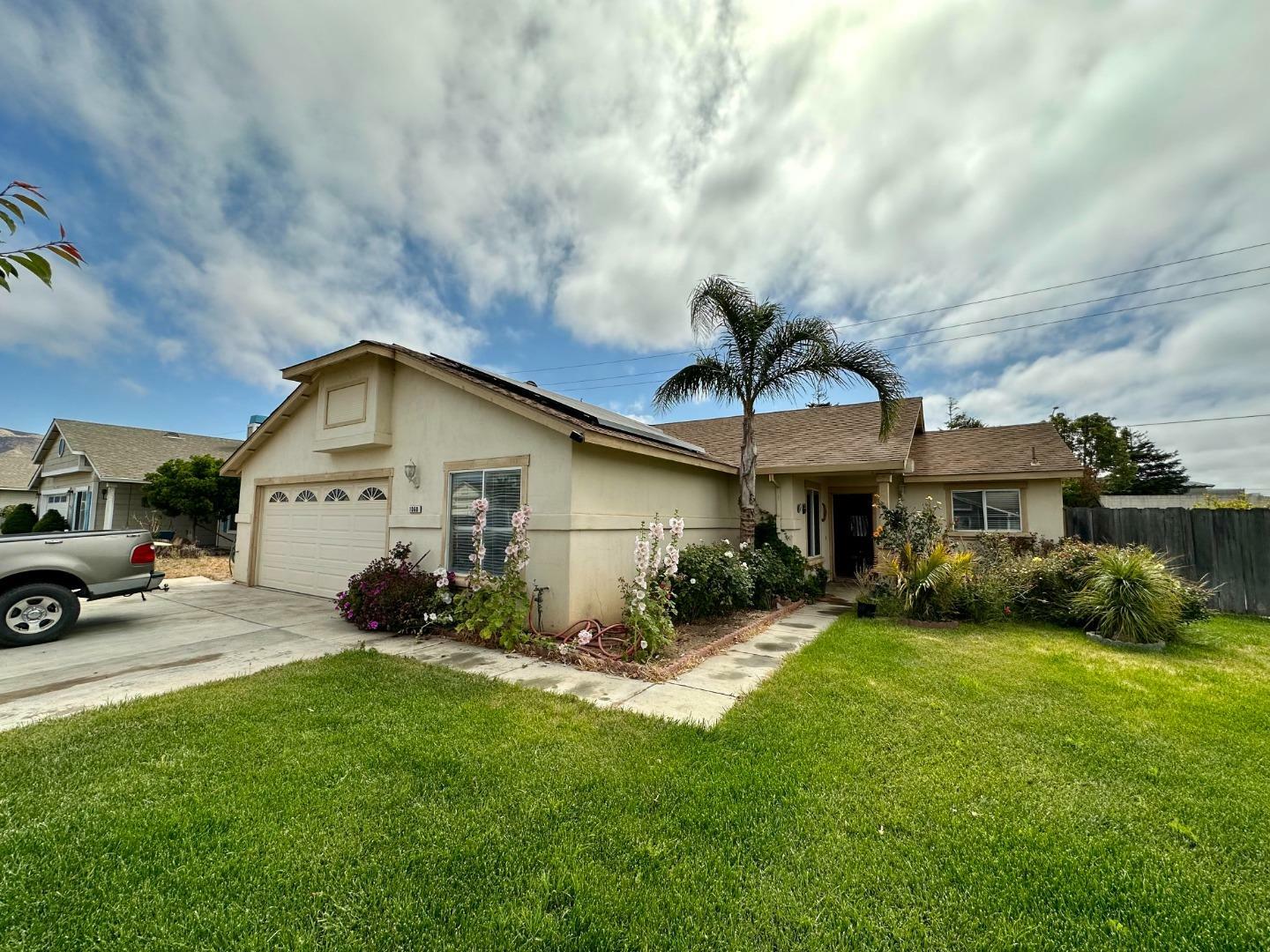 Property Photo:  1060 Viewpointe Street  CA 93960 