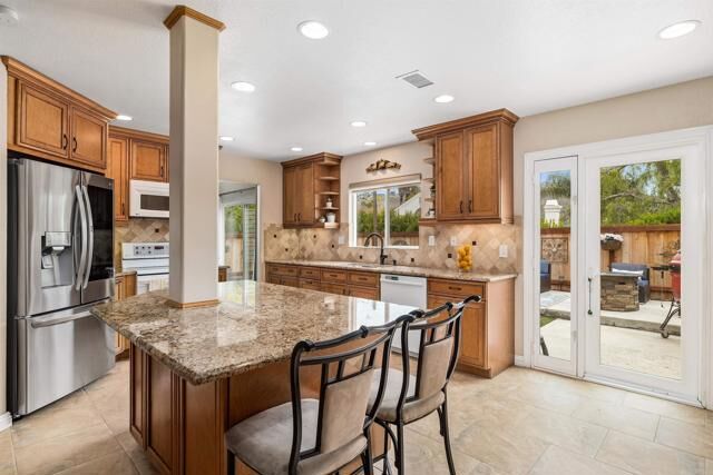 Property Photo:  6816 Caminito Sueno  CA 92009 