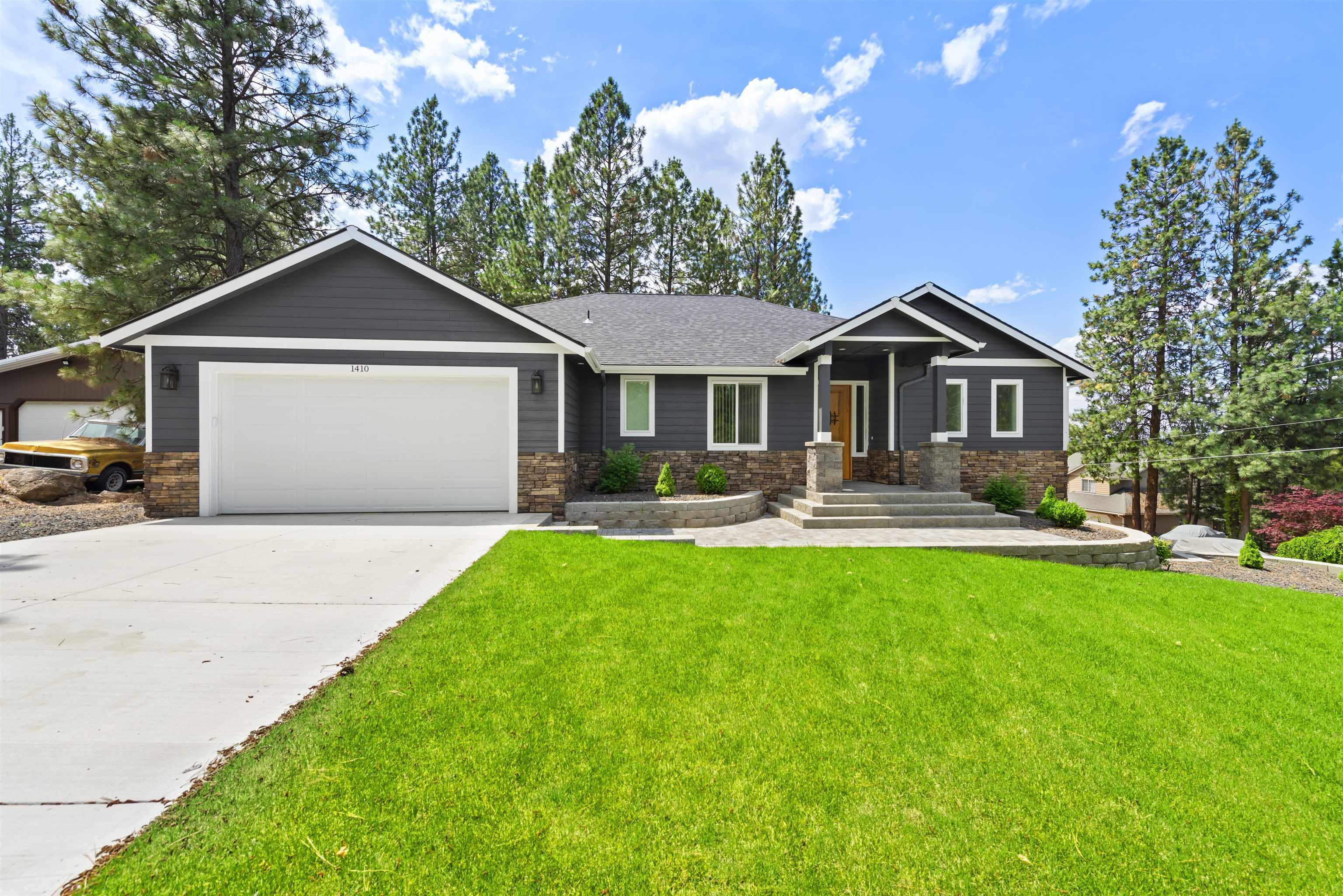 Property Photo:  1410 S Dyer Rd  WA 99212 