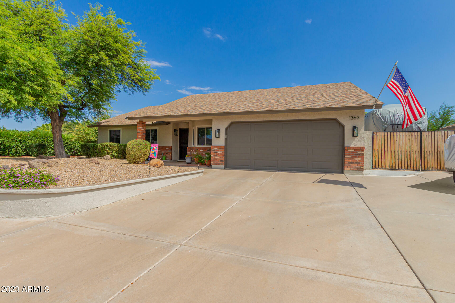 Property Photo:  1363 N Athena Circle  AZ 85207 