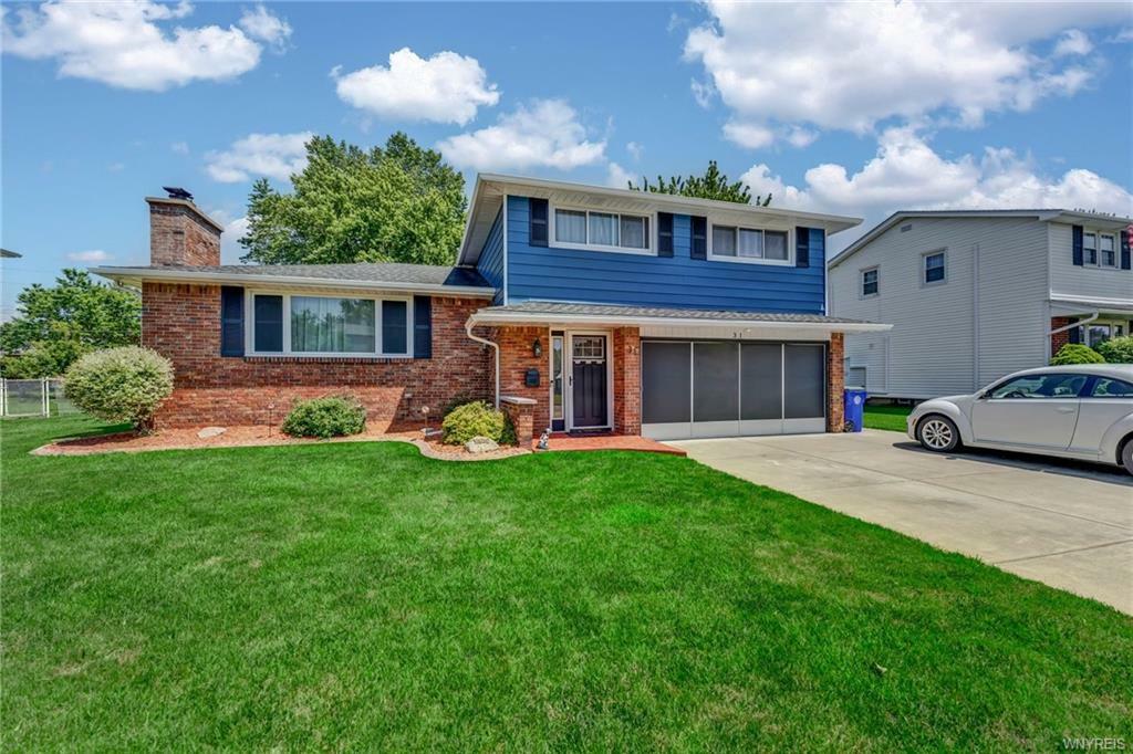 Property Photo: 31 Country Lane NY 14224