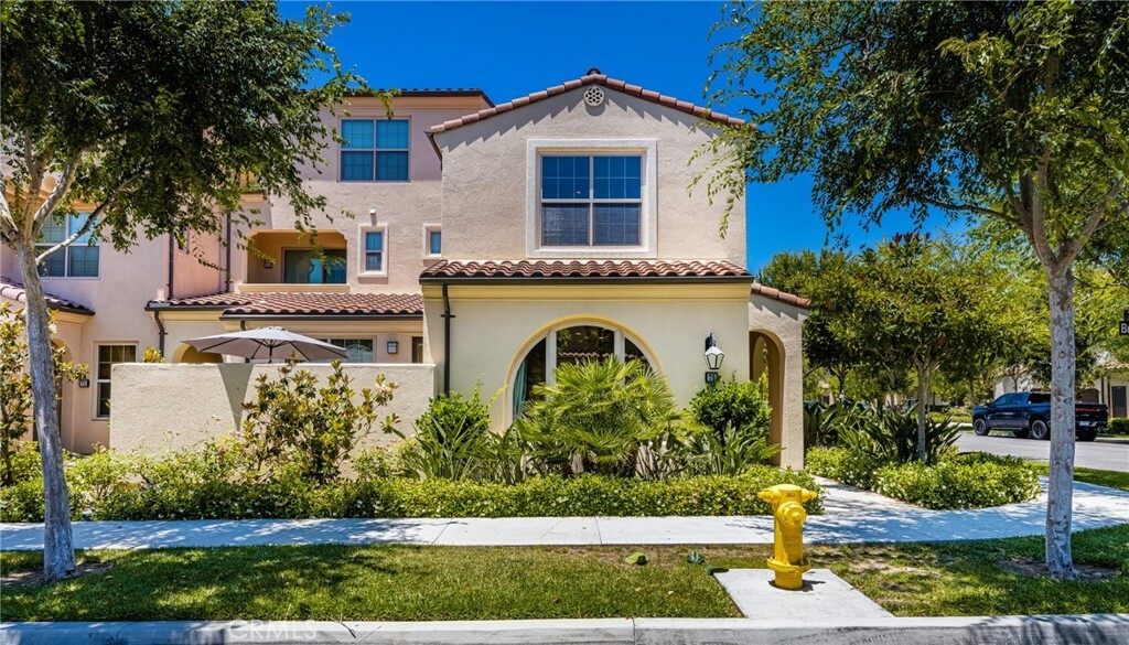 Property Photo:  75 Bronze Leaf  CA 92620 