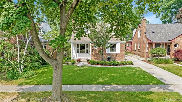 Property Photo:  605 Highview Street  MI 48128 