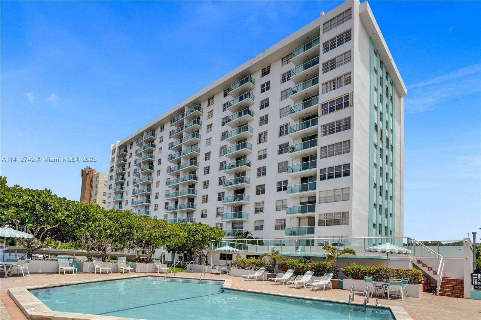 Property Photo: 2841 NE 163rd St 514 FL 33160