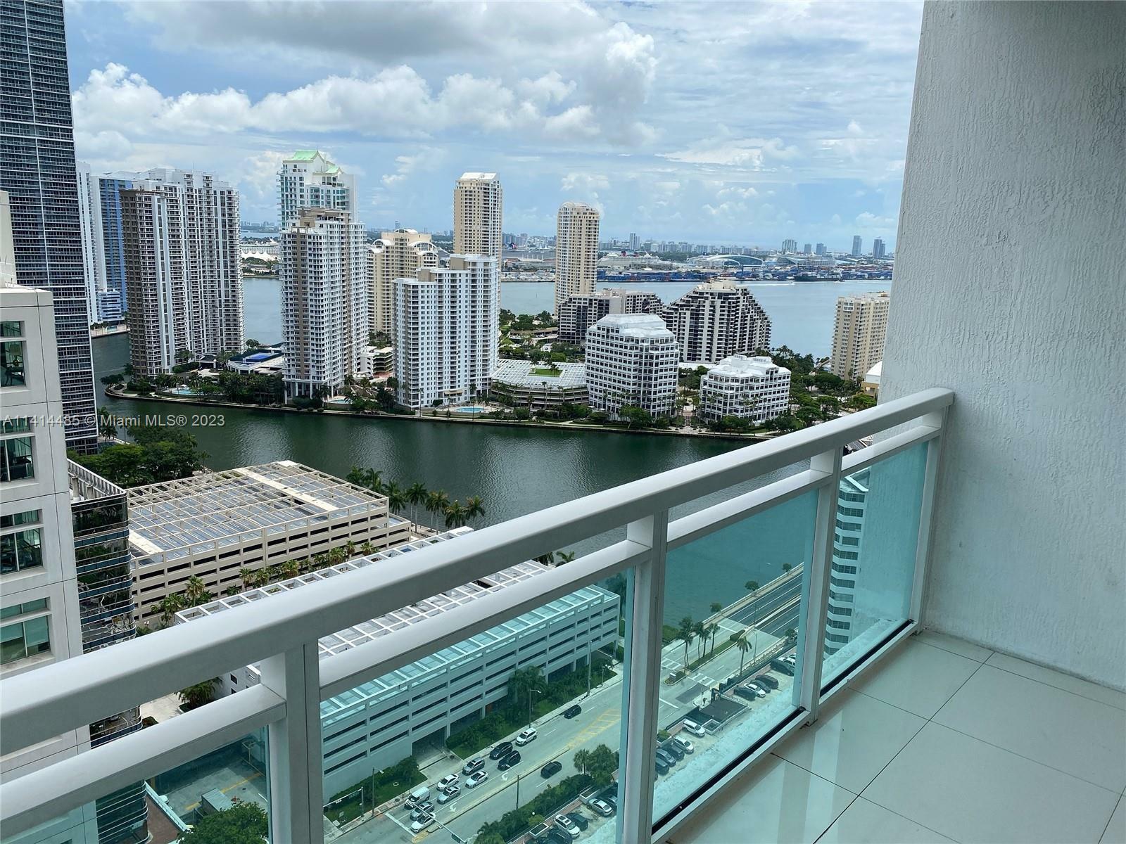 Property Photo:  950 Brickell Bay Dr 3302  FL 33131 