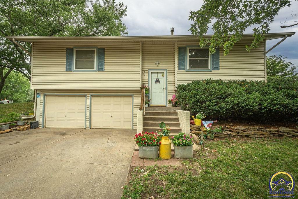 Property Photo:  615 N 4th St  KS 66414 