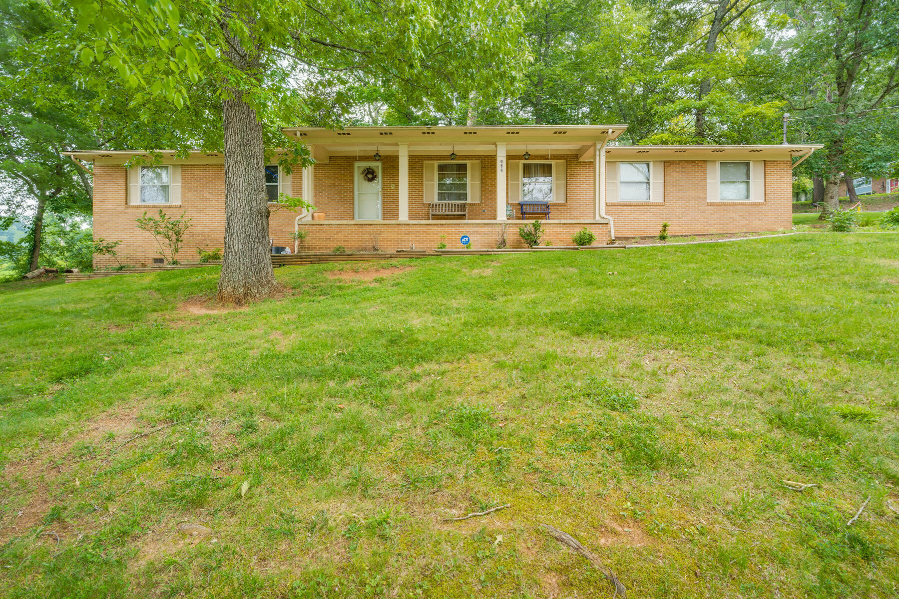 128 Brookfield Drive  Kingsport TN 37663 photo