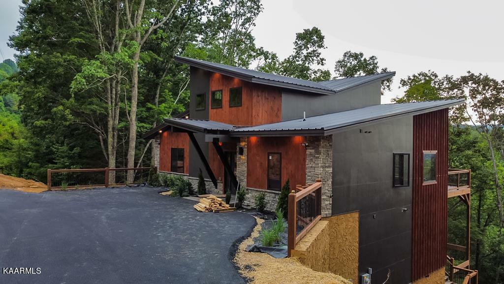 Property Photo: 2430 Cove Mtn Ln TN 37862