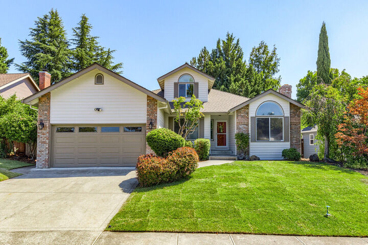 2376 Stonebrook Drive  Medford OR 97504 photo