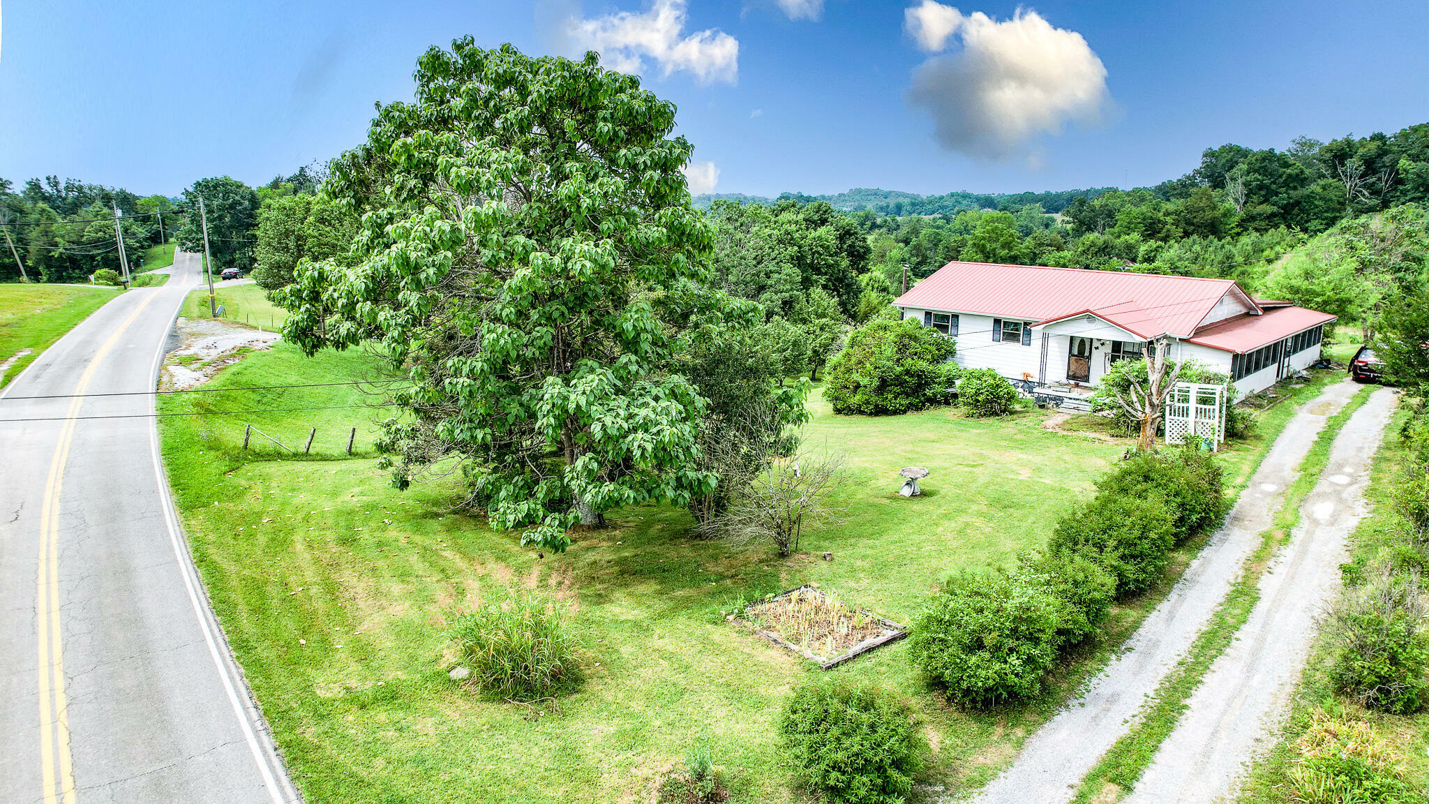 Property Photo:  520 Phillipi Road  TN 37810 