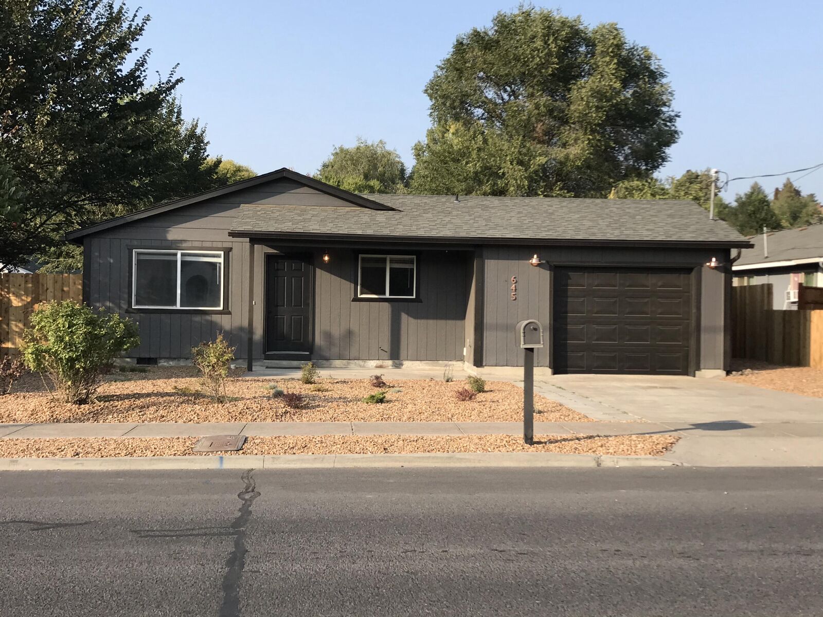 Property Photo:  645 NE 7th Street  OR 97754 