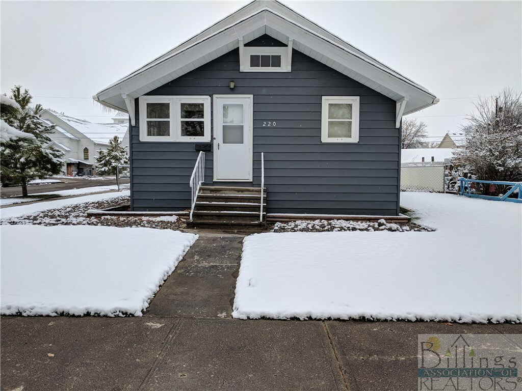 Property Photo:  220 Yellowstone Avenue  MT 59044 